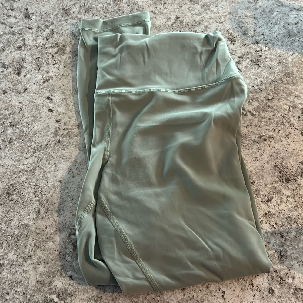 Lulu Lemon Wunder Train 25”